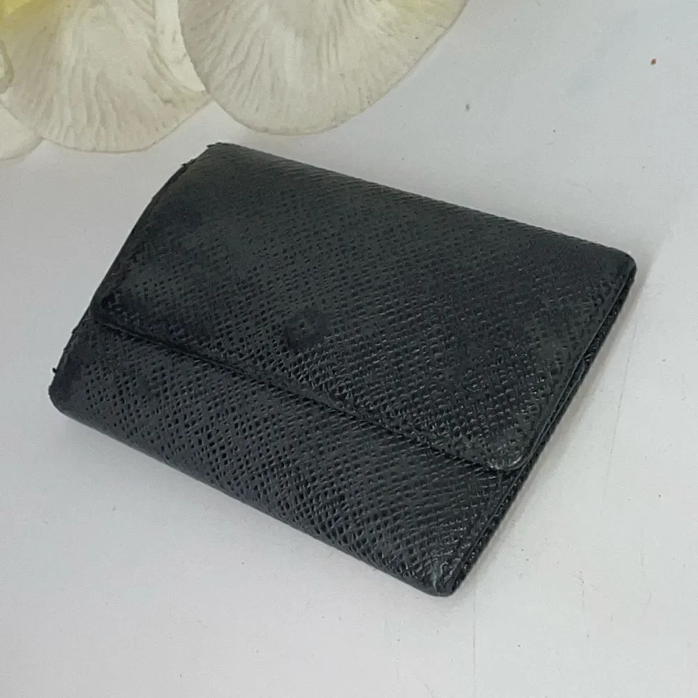 AUTHENTIC Louis Vuitton Black Taiga 6 Key Wallet